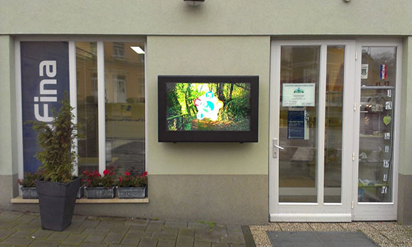 LCD enclosures used outdoors